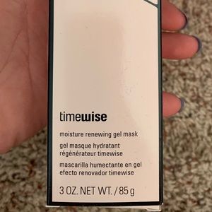 Timewise moisture gel mask